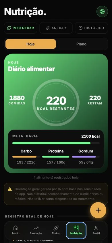 Tela de nutrição do app Evolu com o diário alimentar e macros do dia